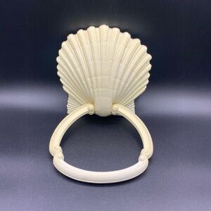 Vintage White Clam Shell Plastic Towel Holder Made in USA